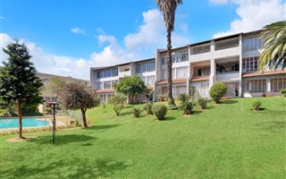 3 Bedroom Apartment in Bramley Park