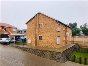 2 Bed Townhouse in Rosettenville