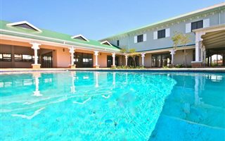 5 Bedroom Simplex in Silver Lakes Golf Estate