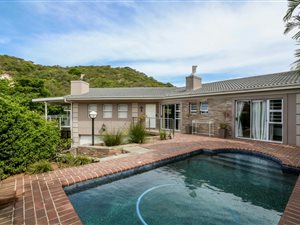 4 Bed House in Bonza Bay