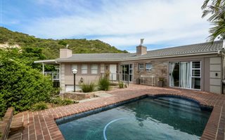 4 Bedroom House in Bonza Bay