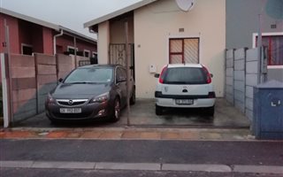 3 Bedroom House in Lentegeur