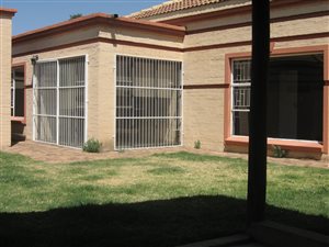 3 Bed Townhouse in Arcon Park