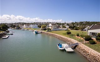 577 m² Land available in Royal Alfred Marina