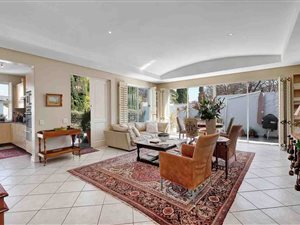 3 Bed House in Parktown North