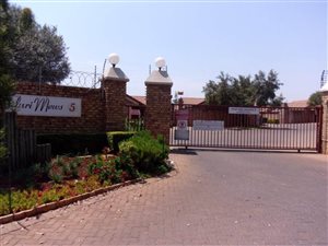 3 Bed Townhouse in Sinoville