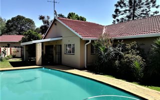 3 Bedroom House in Aston Manor