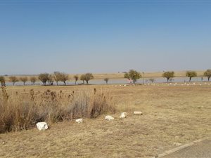 865 m² Land available in Bronkhorstbaai
