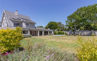 5 Bedroom House in Constantia