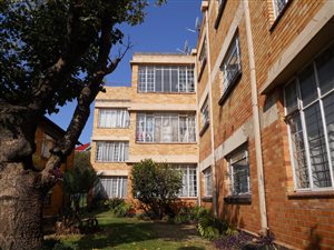 2 Bed Apartment in Troyeville