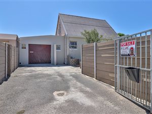 2 Bed House in Admirals Park