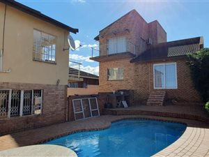 5 Bed House in Orient Heights