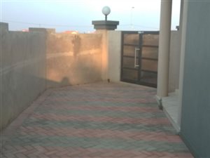 3 Bed House in Roodekop
