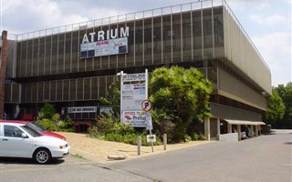 704 m² Commercial space in Lynnwood Glen