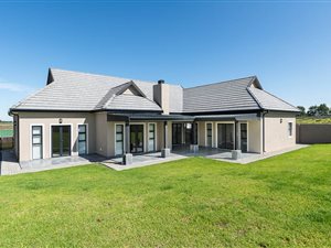 4 Bed House in Kingswood Golf Estate