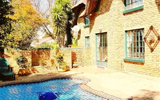 4 Bedroom House in Eike Park