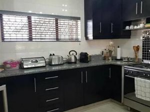 4 Bed House in Glenmore