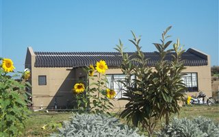 8.6 ha Farm in Leeukuil AH