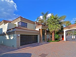 4 Bed Townhouse in Bedfordview