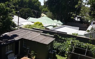 Bachelor apartment in Melville