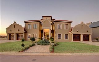 6 Bedroom House in Boschkop