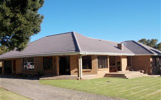 4 Bedroom House in Glen Barrie