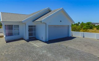 3 Bedroom House in Shelley Point