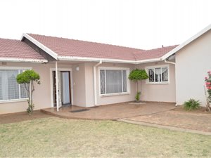 4 Bed House in Mackenzie Park