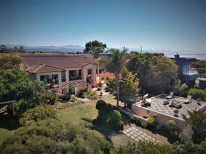 6 Bed House in Poortjies
