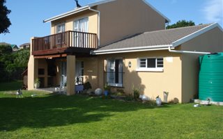 3 Bedroom House in Clarendon Marine