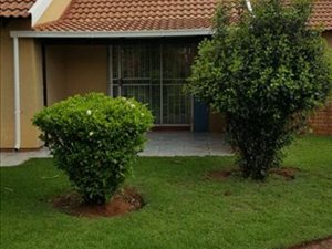 2 Bedroom Simplex in Bonaero Park