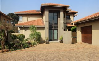 3 Bedroom House in Emfuleni Golf Estate
