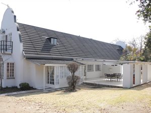 7 Bed House in President Park