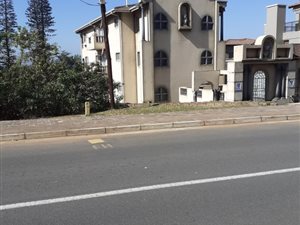 900 m² Hotel in Athlone Park