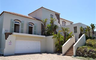 4 Bedroom House in Cape St Francis