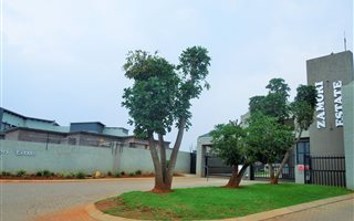804 m² Land available in Willowbrook