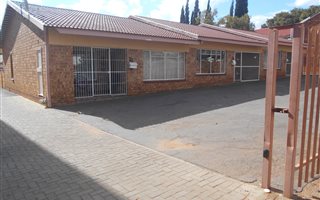 2 Bedroom Apartment in Adamayview