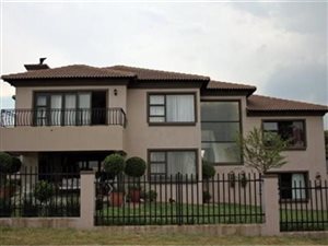 4 Bed House in Kosmosdal