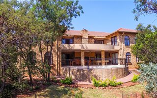 4 Bedroom House in Pebble Rock