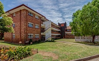 2 Bedroom Apartment in Vereeniging Central