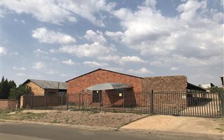 1200 m² Industrial space in Bronkhorstspruit
