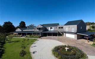 7 Bedroom House in Goose Valley