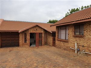 2 Bed Townhouse in Alberton
