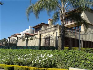 4 Bed Cluster in Waterkloof Ridge