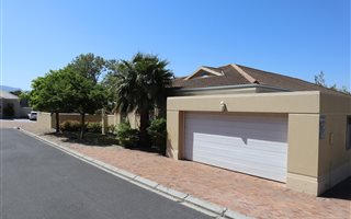 4 Bedroom House in Silvertree Estate