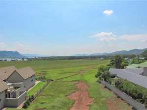 990 m² Land available in The Coves