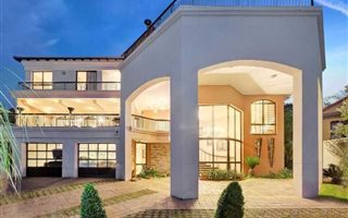 4 Bedroom House in Waterkloof Ridge