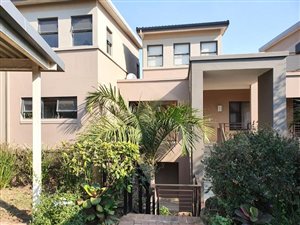 2 Bed Apartment in Palm Lakes Estate