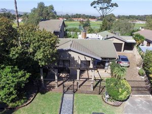 3 Bed House in Oakglen