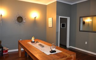 2 Bedroom House in Kensington
